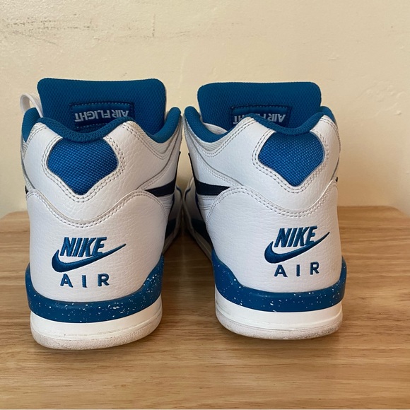 NIKE AIR FLIGHT 89’ SIZE 10 - Picture 4 of 6